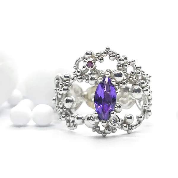 the queen prednaročilo alja kump jewellery
